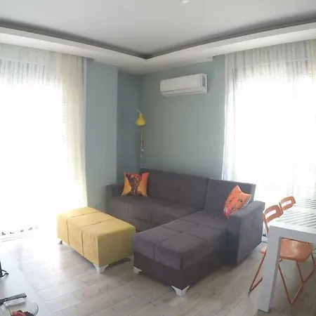 Modern And Comfortable At Nice Location. *